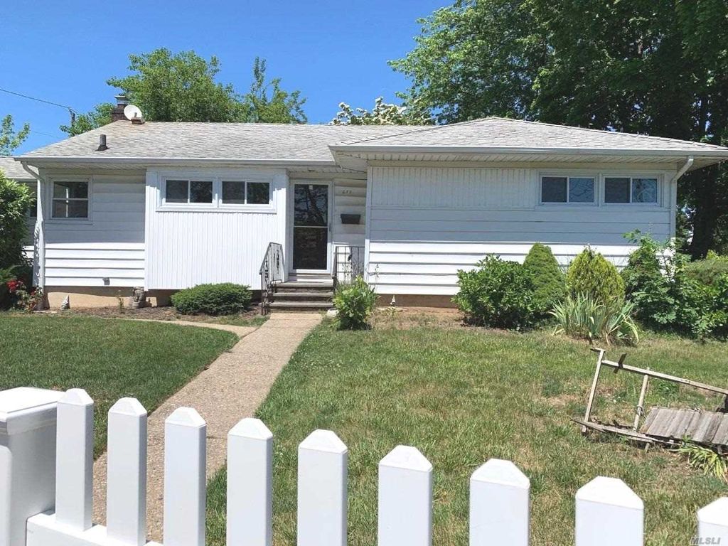 611 Bellmore Ave, East Meadow, NY 11554 Trulia