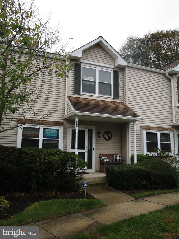 602 Stillhouse Ln, Marlton, NJ 08053
