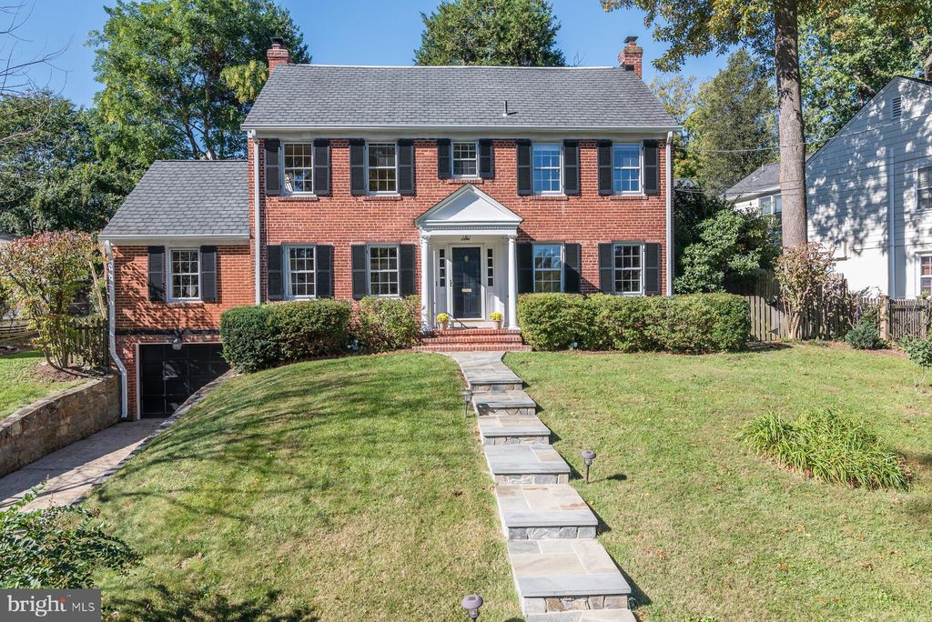 5604 Ontario Cir, Bethesda, MD 20816