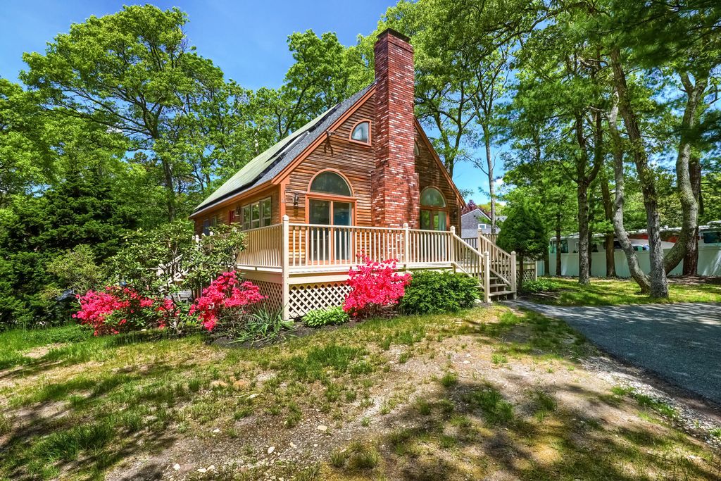 211 Shootflying Hill Road, West Barnstable, MA 02668