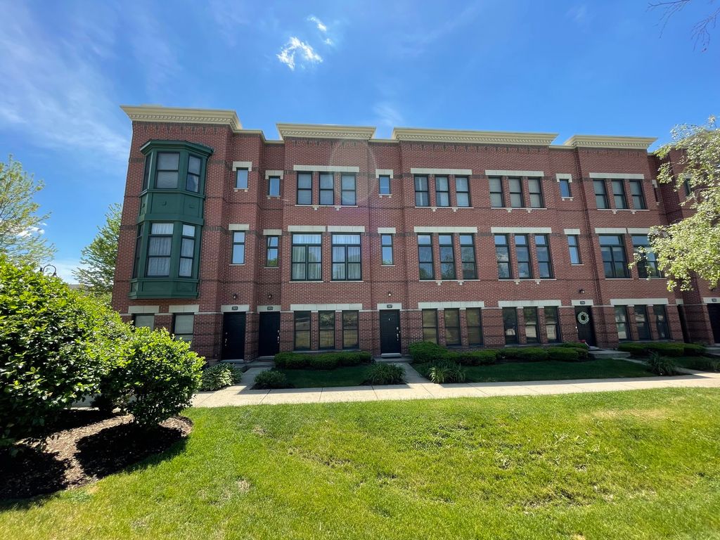 203 W Wood St, Palatine, IL 60067