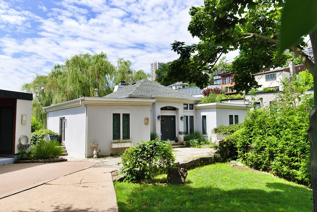 7 Shore Rd, Edgewater, NJ 07020 | Trulia