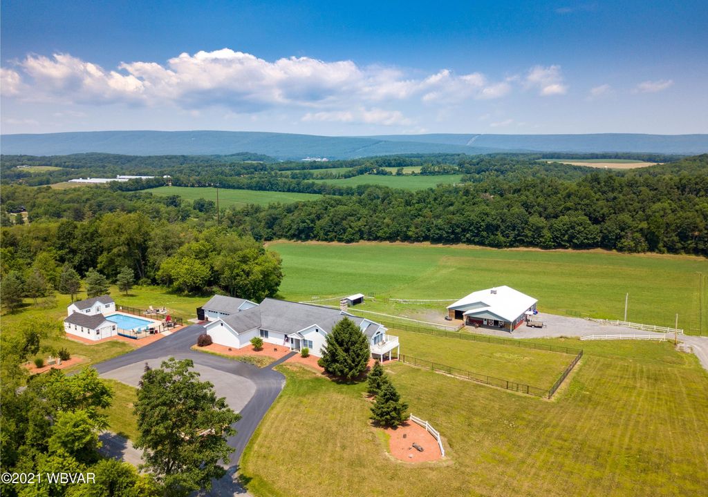 316 Westend Ln, Lewisburg, PA 17837