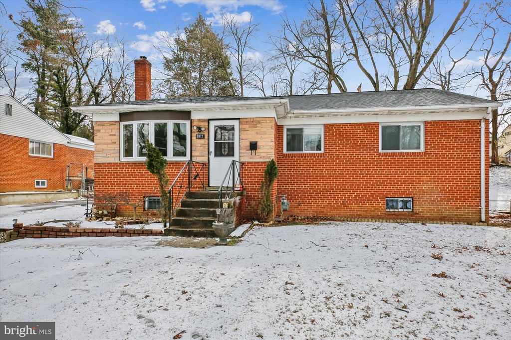 9913 E Light Dr, Silver Spring, MD 20903