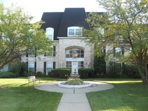 5400 Carriageway Dr #214, Rolling Meadows, IL 60008