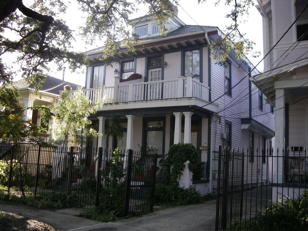 4305 S Carrollton Ave, New Orleans, LA 70119