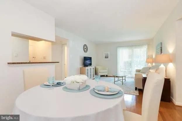 3303 Wyndham Cir #148, Alexandria, VA 22302