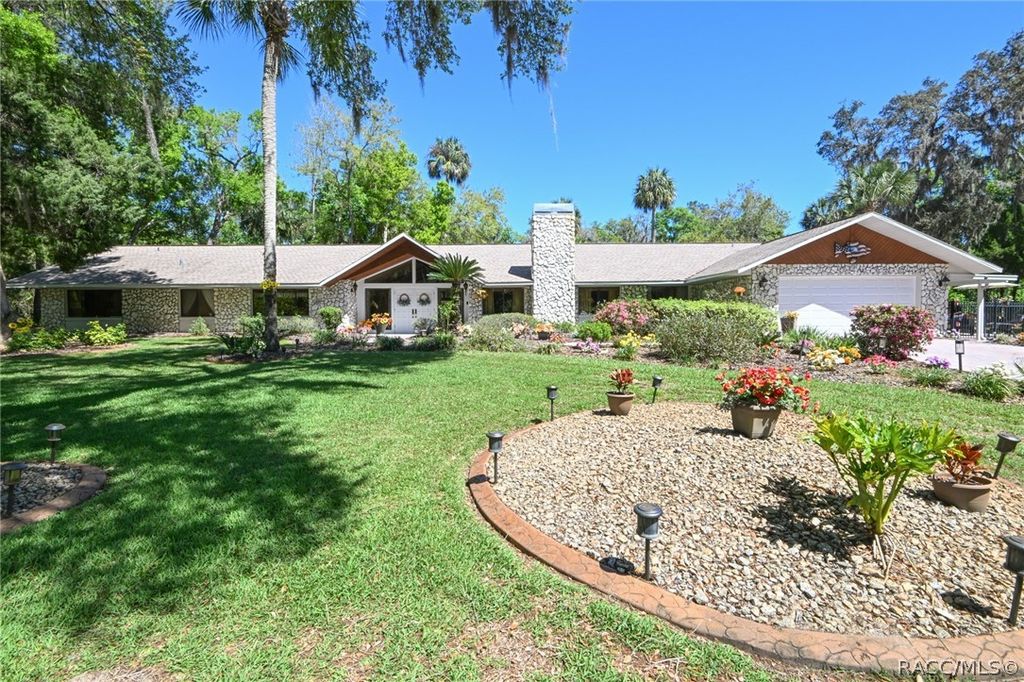 10594 N Dawnflower Point, Crystal River, FL 34428 SingleFamily Home