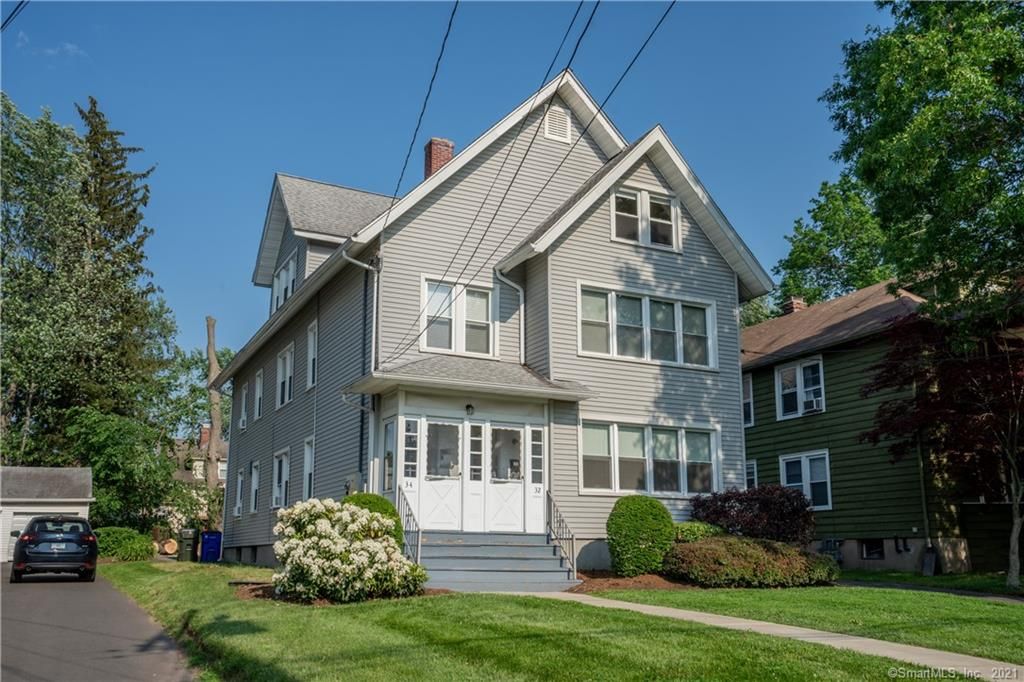 32 Bretton Rd, West Hartford, CT 06119