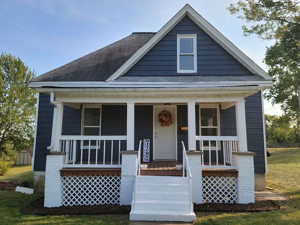 808 Kohl St, Macon, MO 63552
