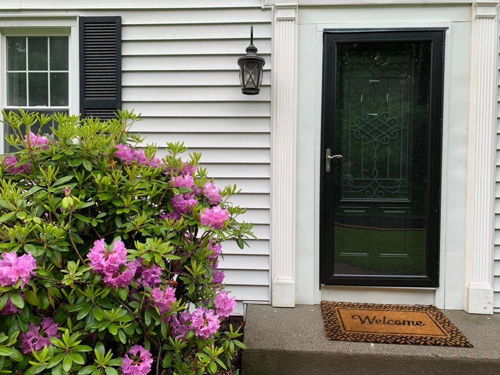 471 Orange Center Rd #A, Orange, CT 06477