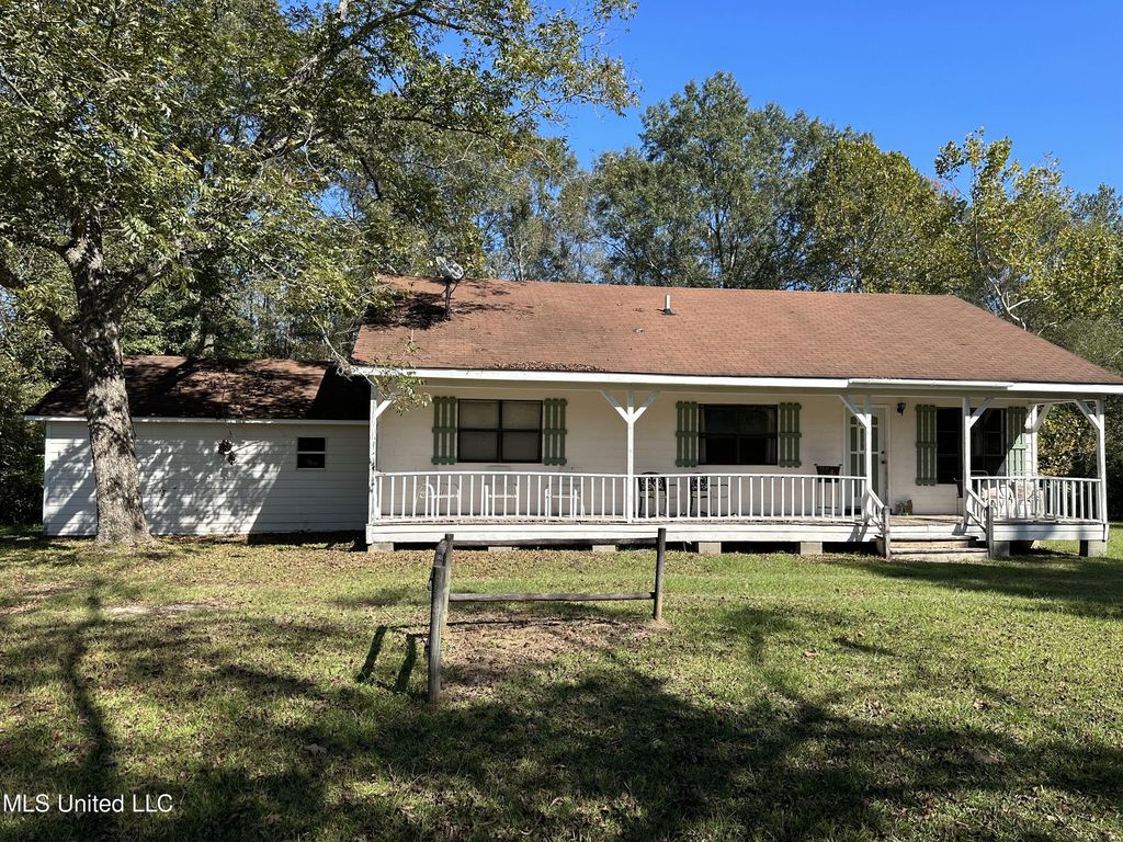58 Anderson Rd, Richton, MS 39476