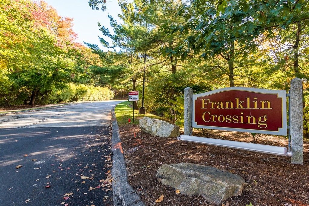 1610 Franklin Crossing Rd 10, Franklin, MA 2 Bed, 1 Bath Condo 20