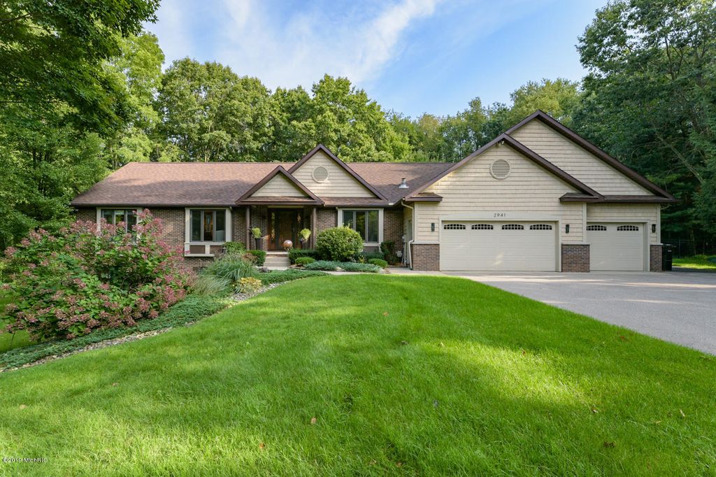 2941 Redbud Trl, Kalamazoo, MI 49009 | Trulia