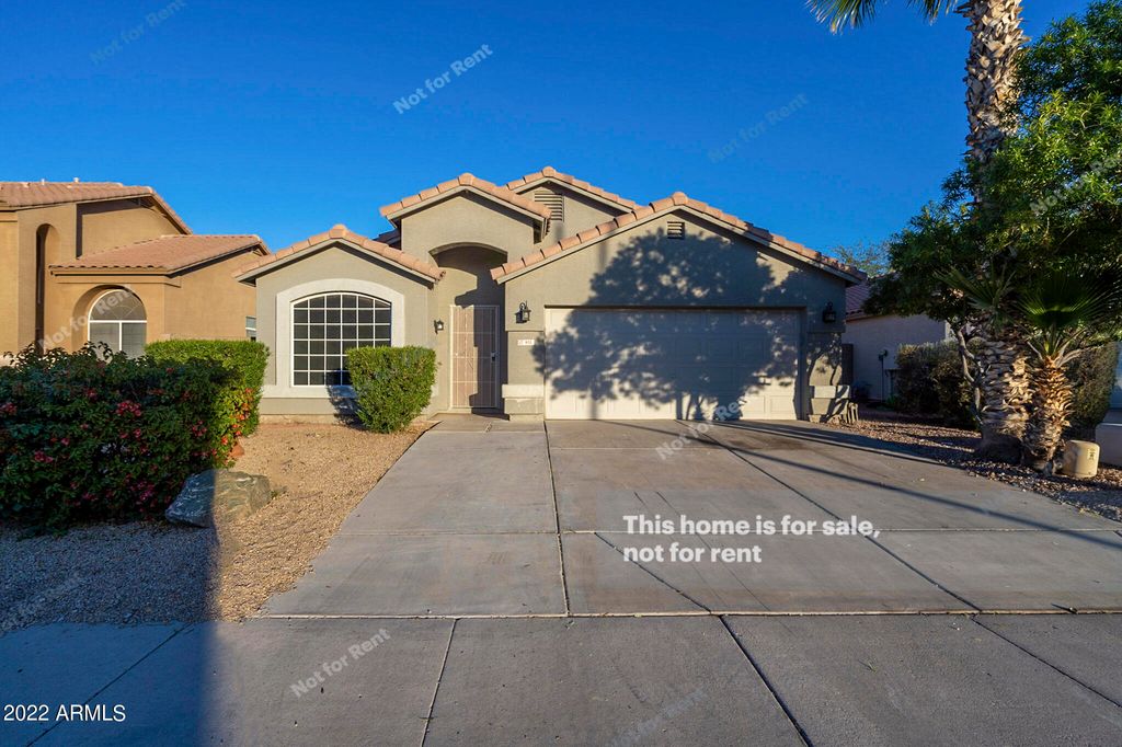 951 S Apache Dr, Chandler, AZ 85224
