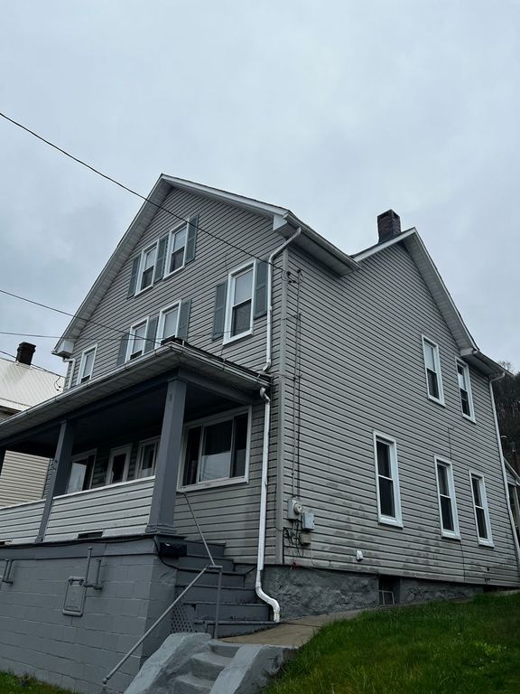 250-252 5th St, Conemaugh, PA 15909