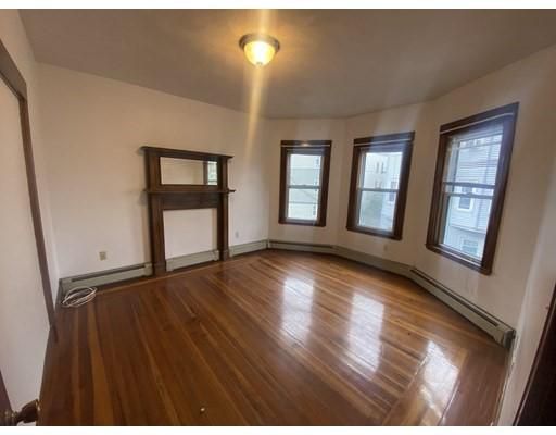 32 Oakland St #2, Cambridge, MA 02139