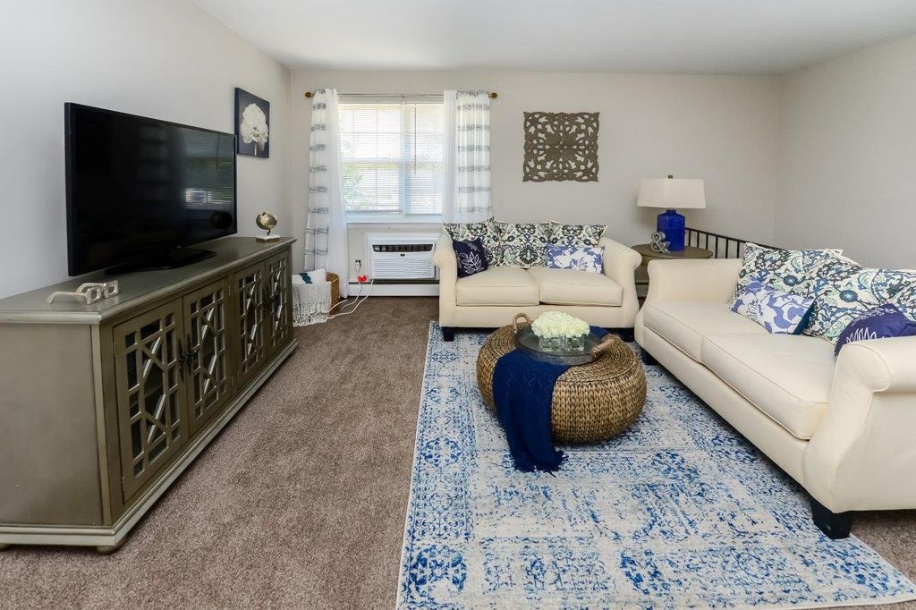 133 Great Rd, Maple Shade, NJ 08052