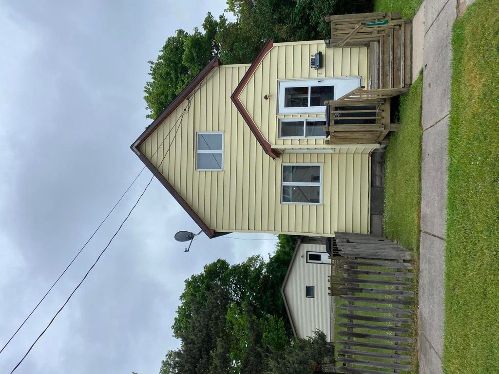 1104 John St, Sault Sainte Marie, MI 49783