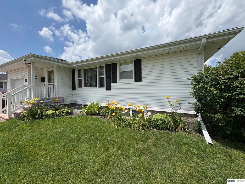 2304 29th St, Columbus, NE 68601
