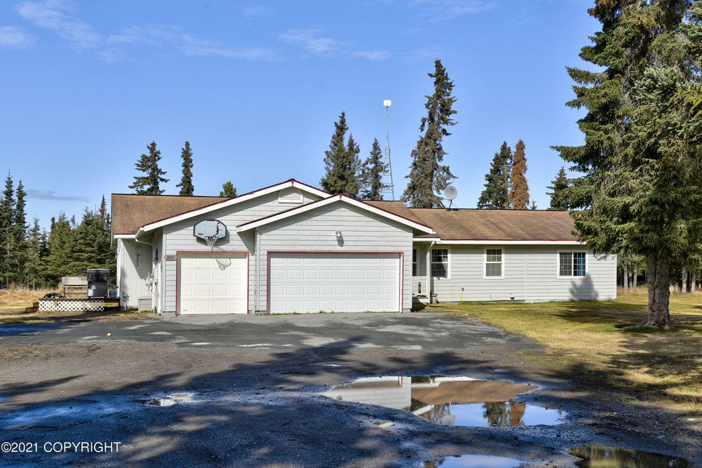 35633 Baranof St, Kenai, AK 99611