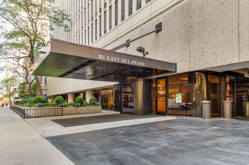 200 E Delaware Pl #13E, Chicago, IL 60611