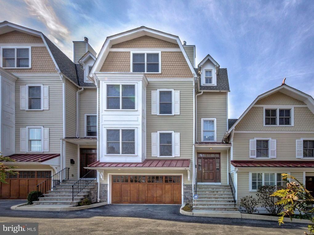 110 W Montgomery Ave C, Ardmore, PA 19003 3 Bed, 2 Bath Townhouse