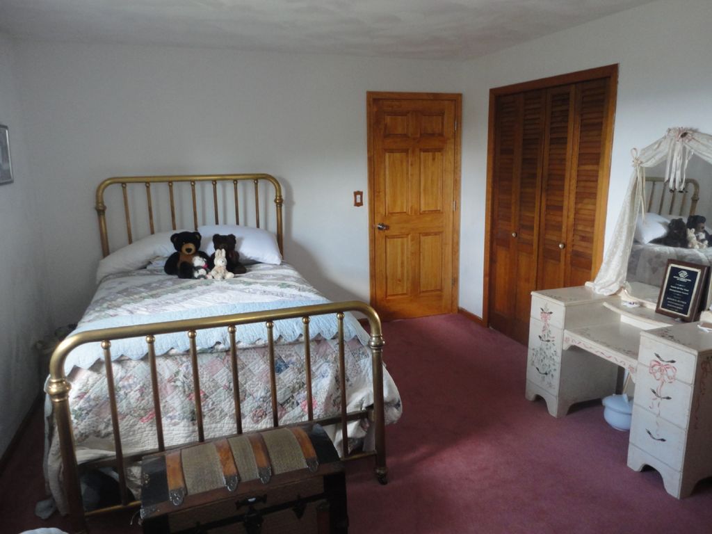 15 Oday Dr, Endicott, NY 4 Bed, 4 Bath SingleFamily Home 136