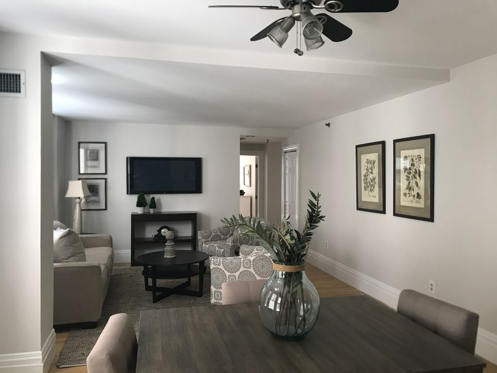 390 Commonwealth Ave #304, Boston, MA 02215