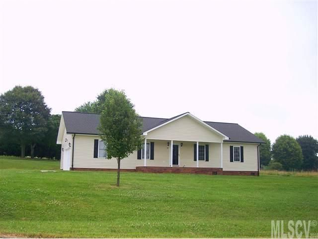 45 Strawberry Ln, Taylorsville, NC 28681