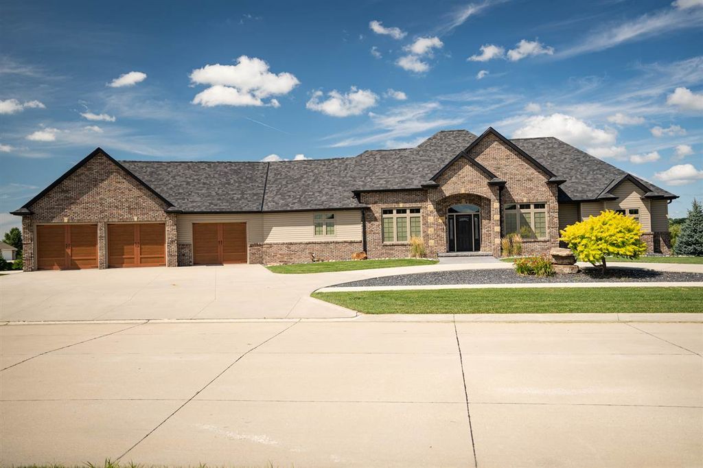 501 Redbud Dr, Humphrey, NE 68642