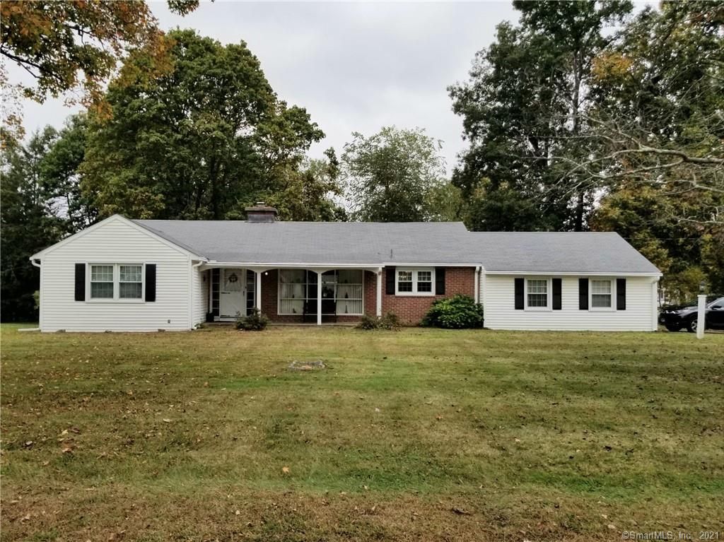 49 Hickory Ln, Naugatuck, CT 06770
