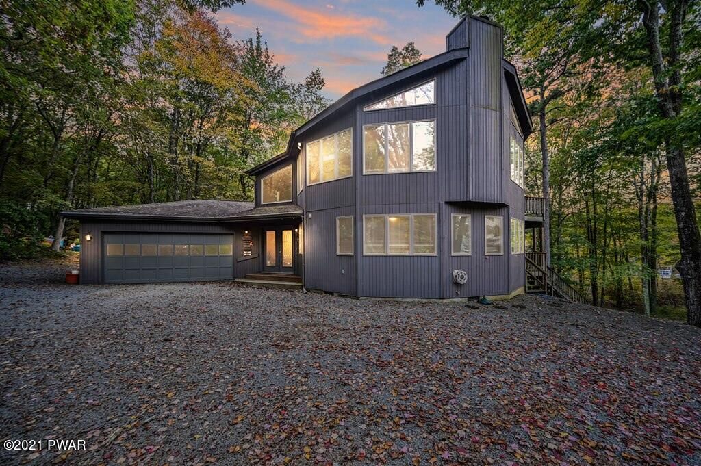 118 Bayberry Dr, Lords Valley, PA 18428