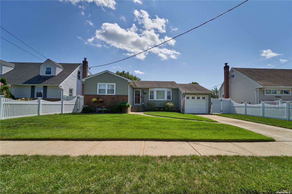 3584 Waverly Avenue, Seaford, NY 11783 Trulia