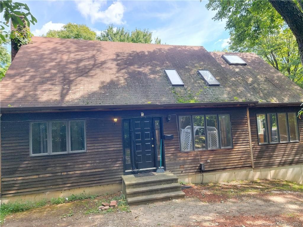 54 Highlawn St, Waterbury, CT 06705