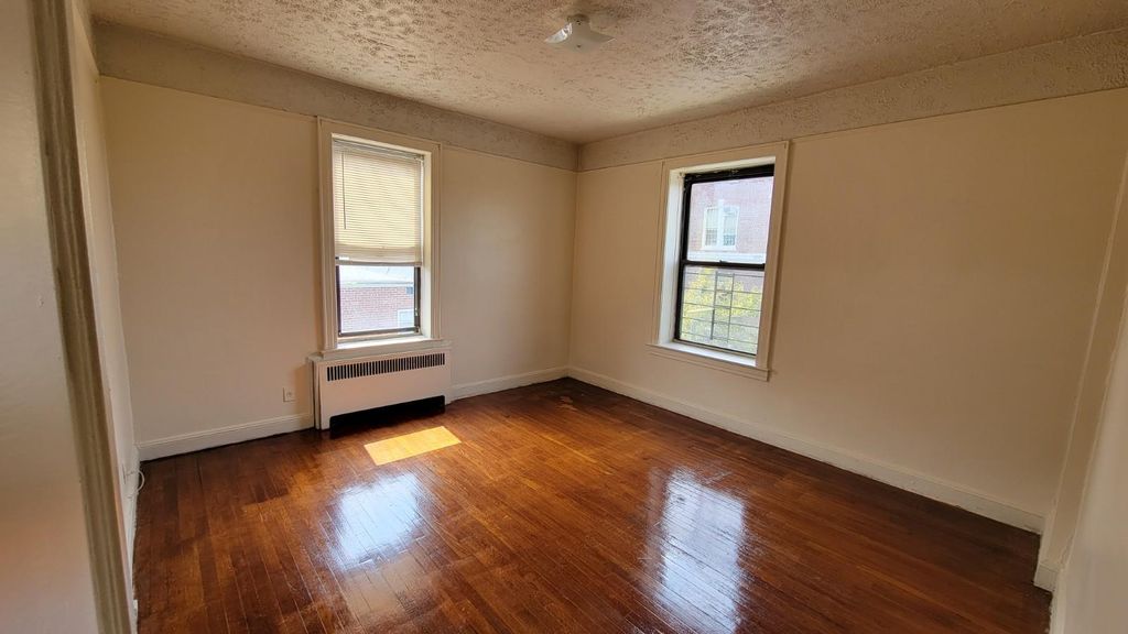 4045 201st St #2B, Bayside, NY 11361