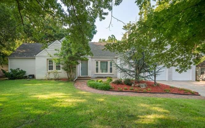 3411 E Elmwood Dr, Wichita, KS 67218