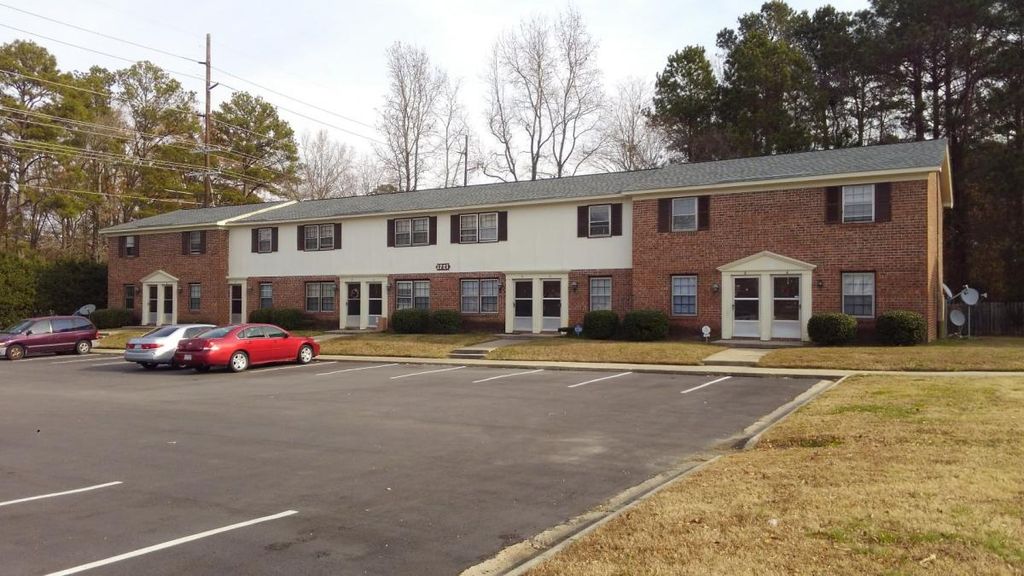 1221 Niblick Dr C, Rocky Mount, NC 2 Bed, 1.5 Bath