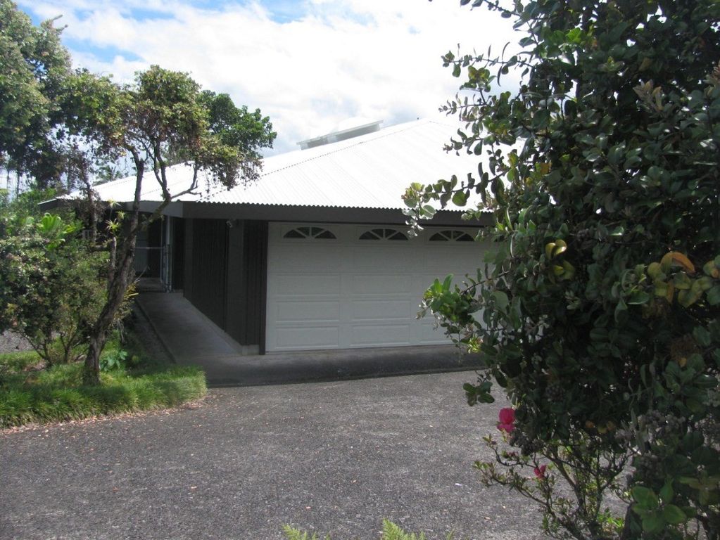 1568 Kaunala Pl, Hilo, HI 96720