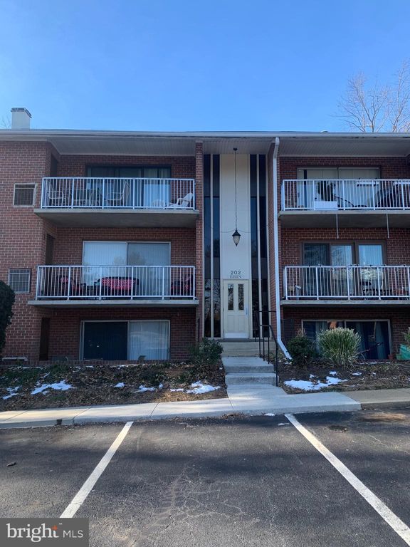 202 Erin Way #204, Reisterstown, MD 21136