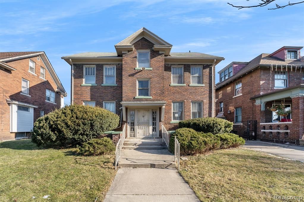 1724 Seyburn St, Detroit, MI 48214