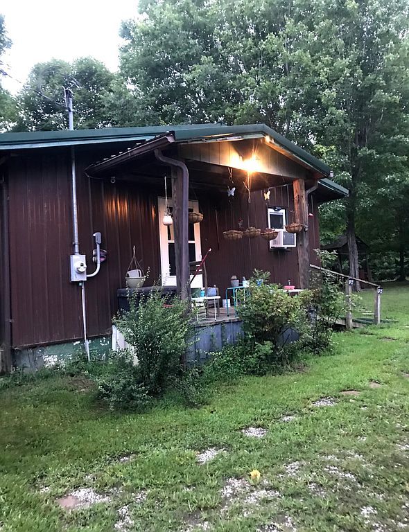 99 Bullock Ln, Lewisburg, KY 42256