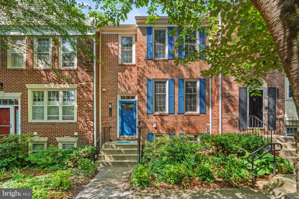 1111 Fairview Ct, Silver Spring, MD 20910