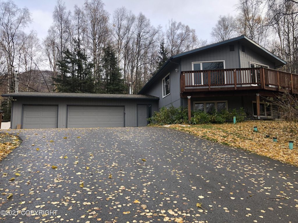 13721 Malaspina St, Eagle River, AK 99577