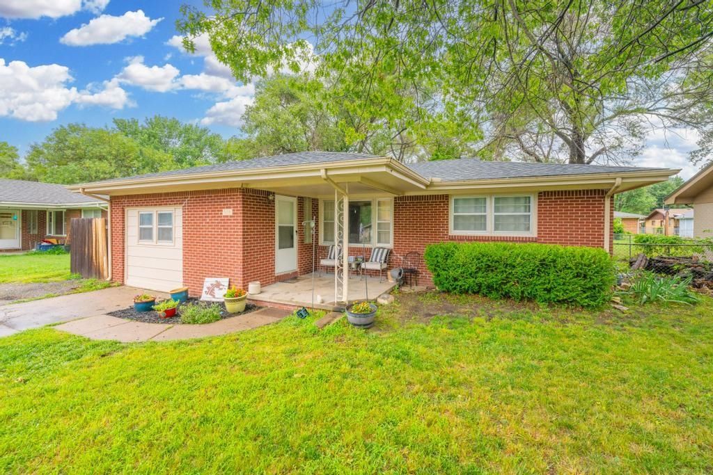 514 E 8th Ave, Belle Plaine, KS 67013 Trulia