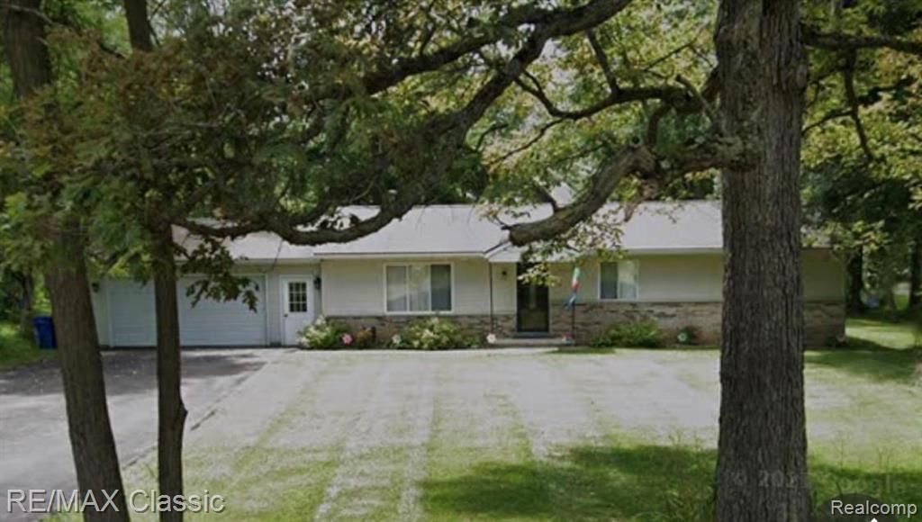 1082 S Hughes Rd, Howell, MI 48843 Trulia