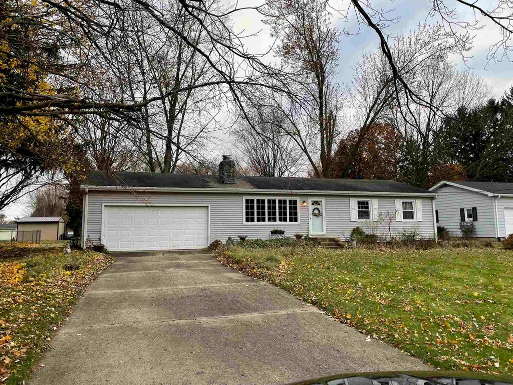 755 W 13th St, Rochester, IN 46975