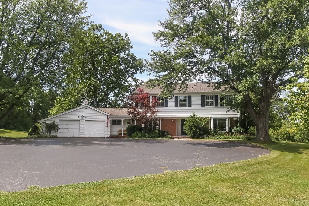22228 N Bertha Ln, Barrington, IL 60010