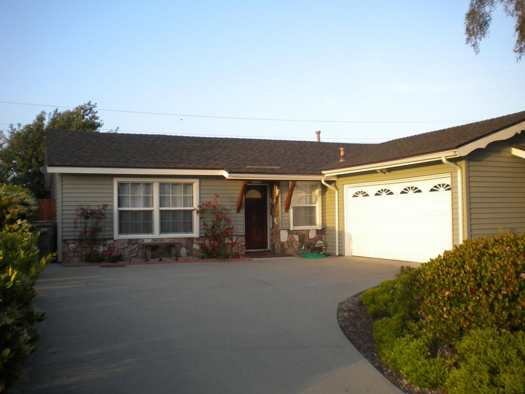 3921 Uranus Ave, Lompoc, CA 93436