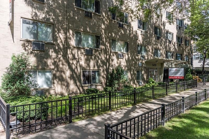 640 W Sheridan Rd, Chicago, IL 60613